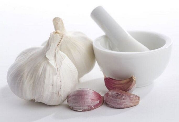 Garlic - a folk remedy for worms in adults